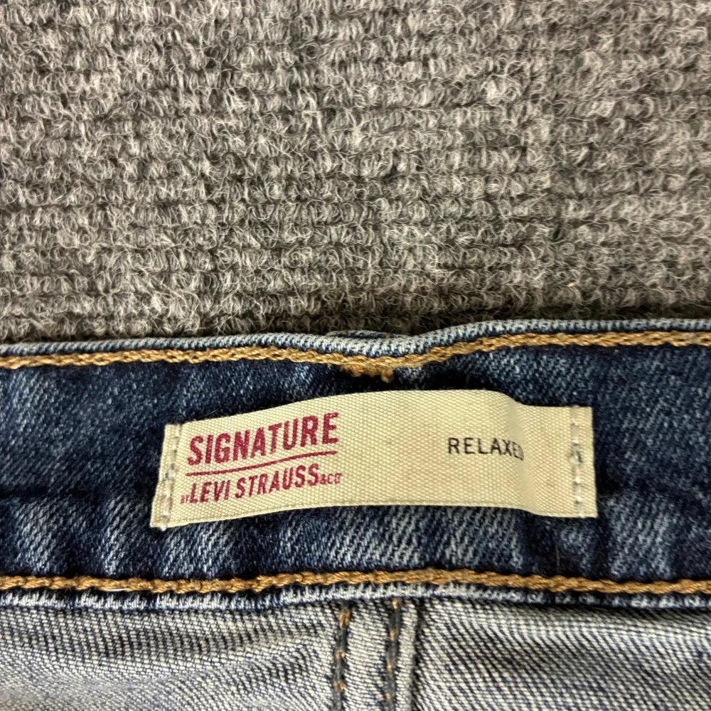 Signature by Levi Strauss Mens Size 40x30 Relaxed Fit Jeans Blue Medium Wash